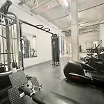Penthouse 2 Bedroom With Hollywood Sign View!