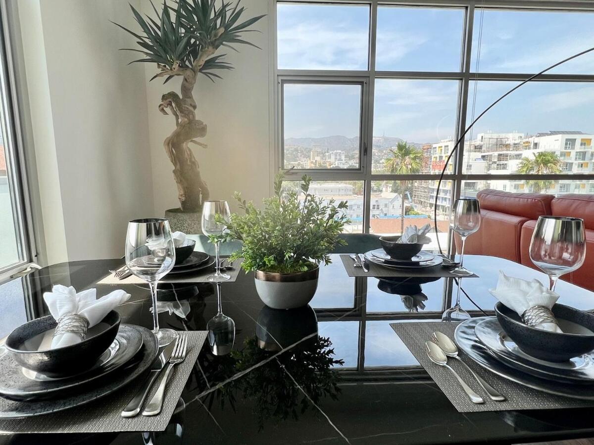 Aparthotel Penthouse 2 Bedroom With Hollywood Sign View!