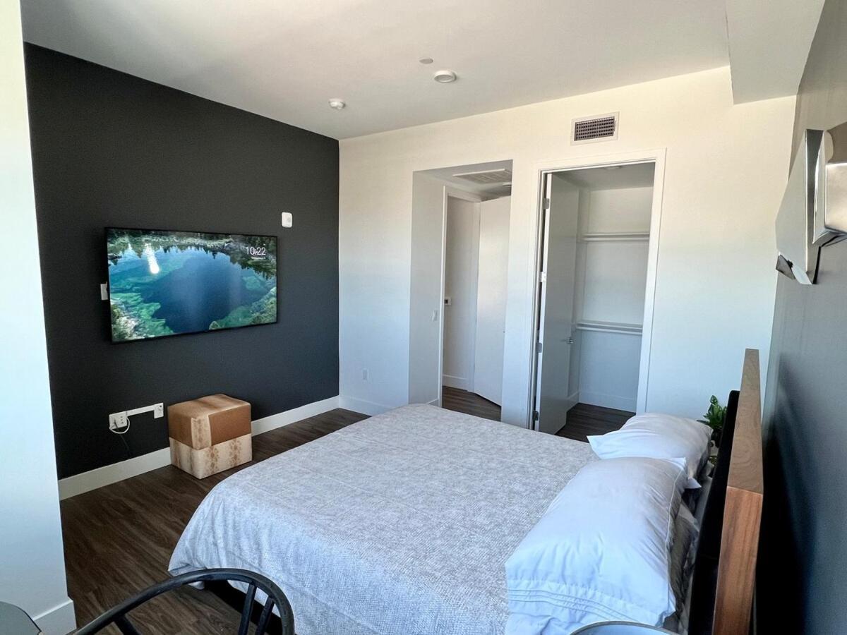 Penthouse 2 Bedroom With Hollywood Sign View! Aparthotel Los Angeles